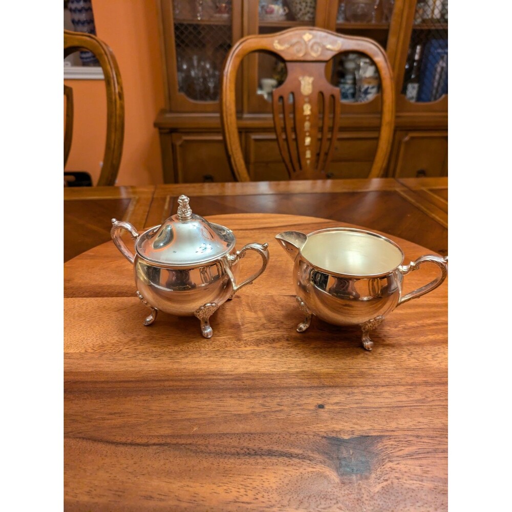 Leonard Silverplate Covered Sugar And Creamer Set